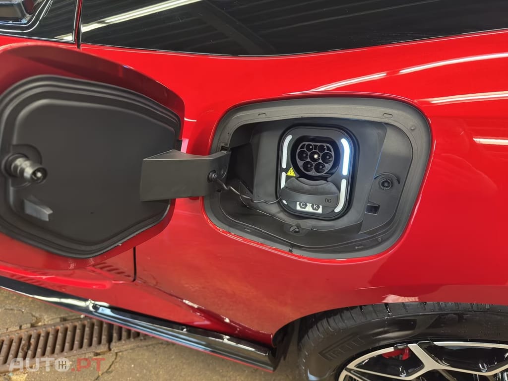 MG Cyberster 77 kWh RWD