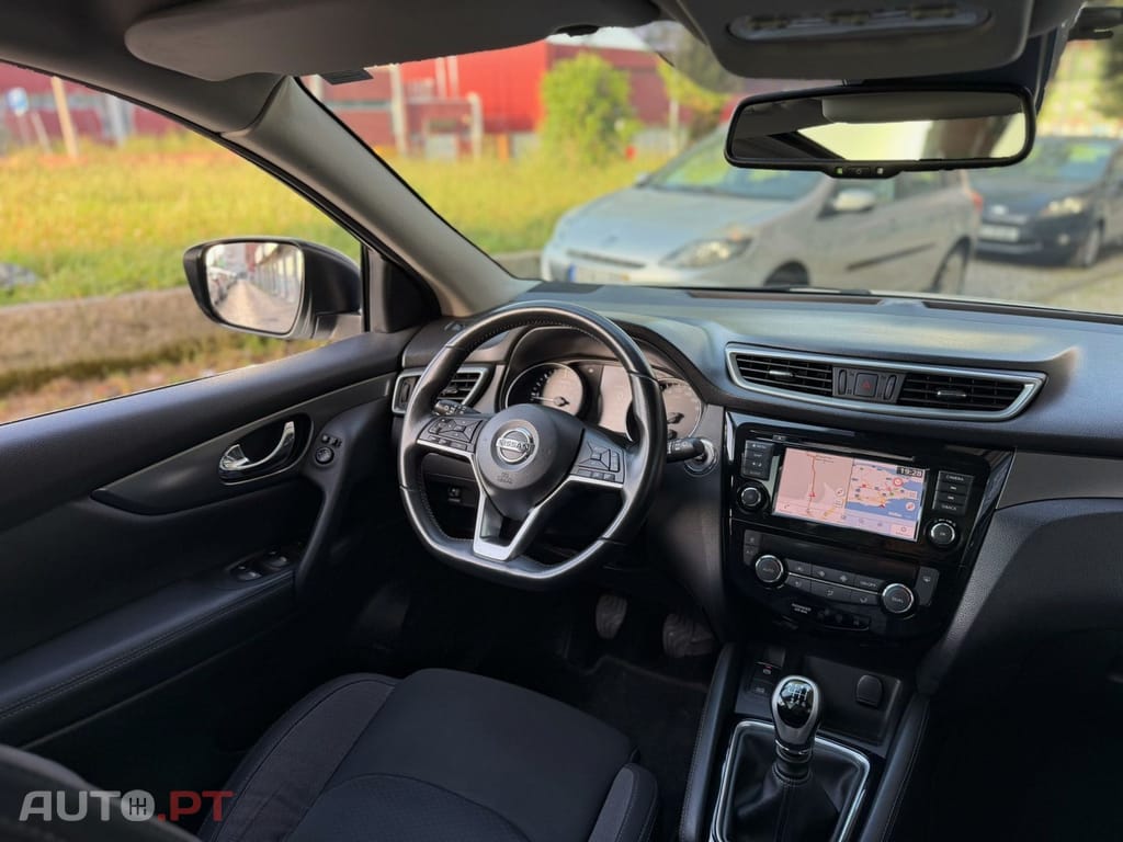 Nissan Qashqai 1.5 dCi N-Connecta J18