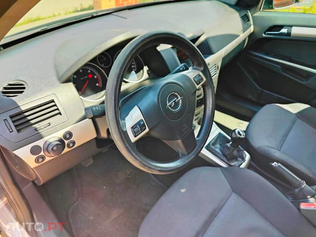 Opel Astra 1.3 CDTI 90cv / 58€ mês