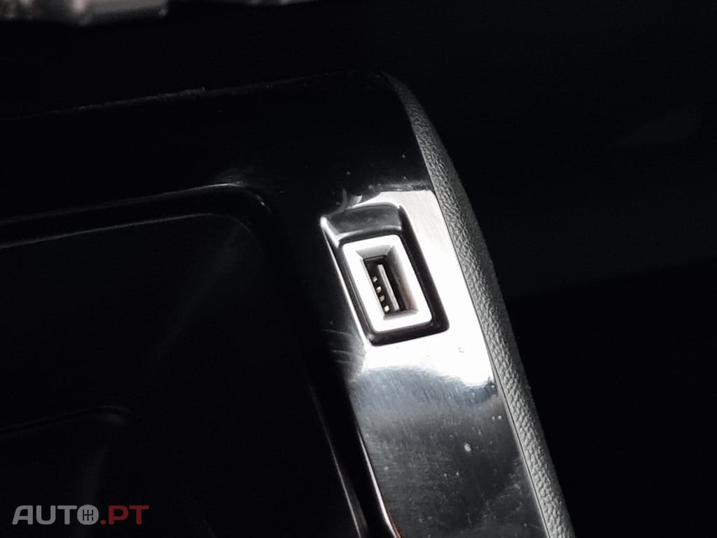 Peugeot 2008 1.2 PureTech Active Pack