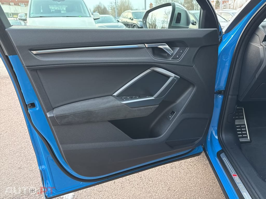 Audi RSQ3 quattro Matrix