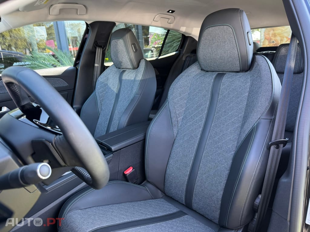 Peugeot 408 1.6 Hybrid Allure e-EAT8