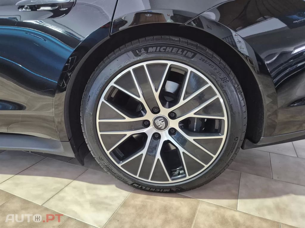 Porsche Taycan Black Edition