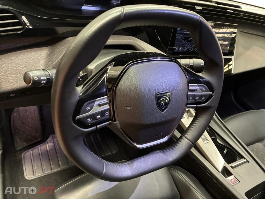 Peugeot 408 1.2 PureTech Allure EAT8