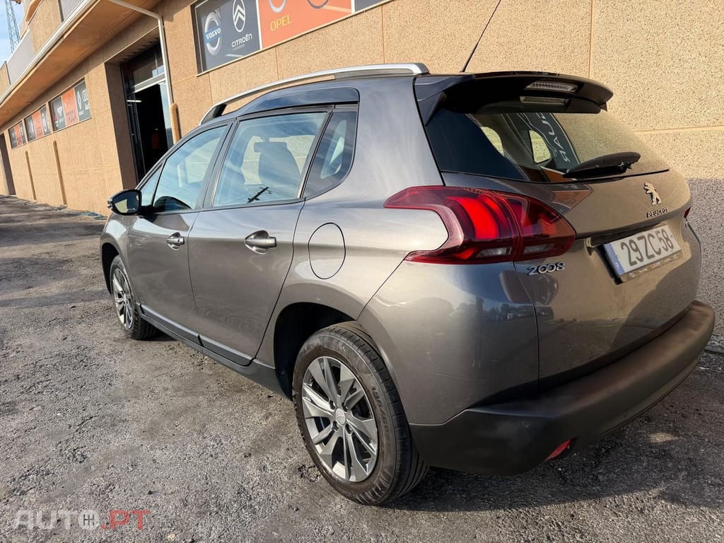 Peugeot 2008 1.2 PureTech Style