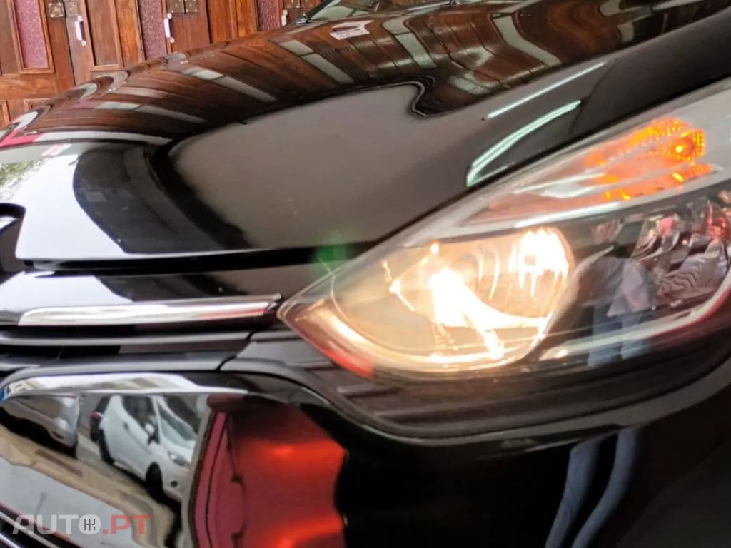 Renault Clio Sport Tourer 0.9 TCE Limited