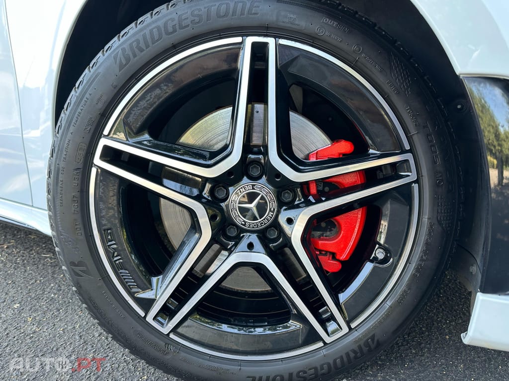 Mercedes-Benz A 250 e AMG Line