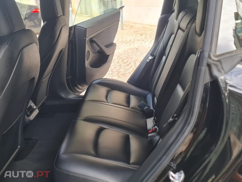 Tesla Model 3 Long Range RWD