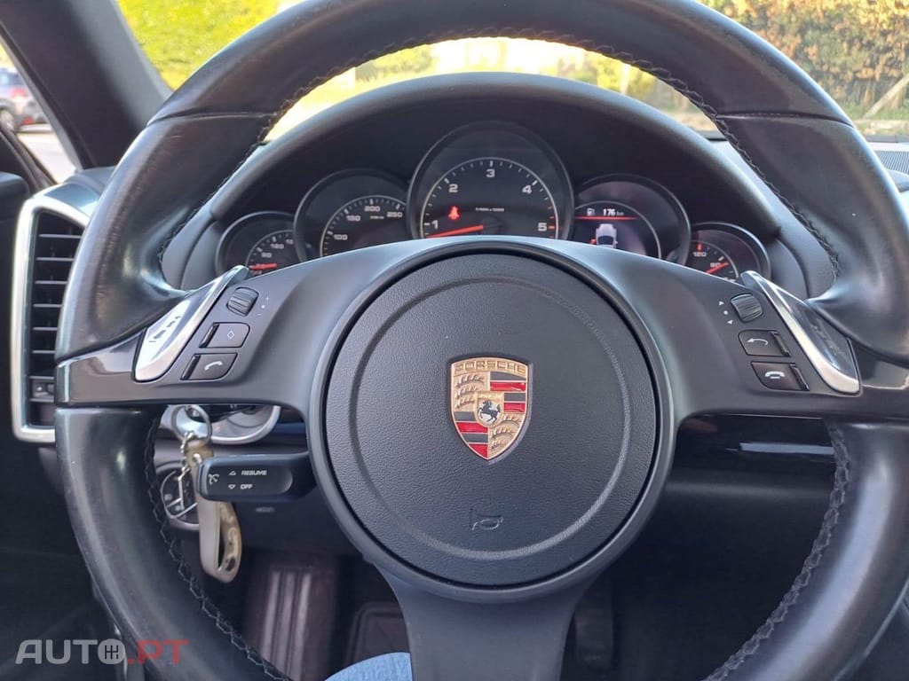 Porsche Cayenne Platinum Edition — fotografia 8