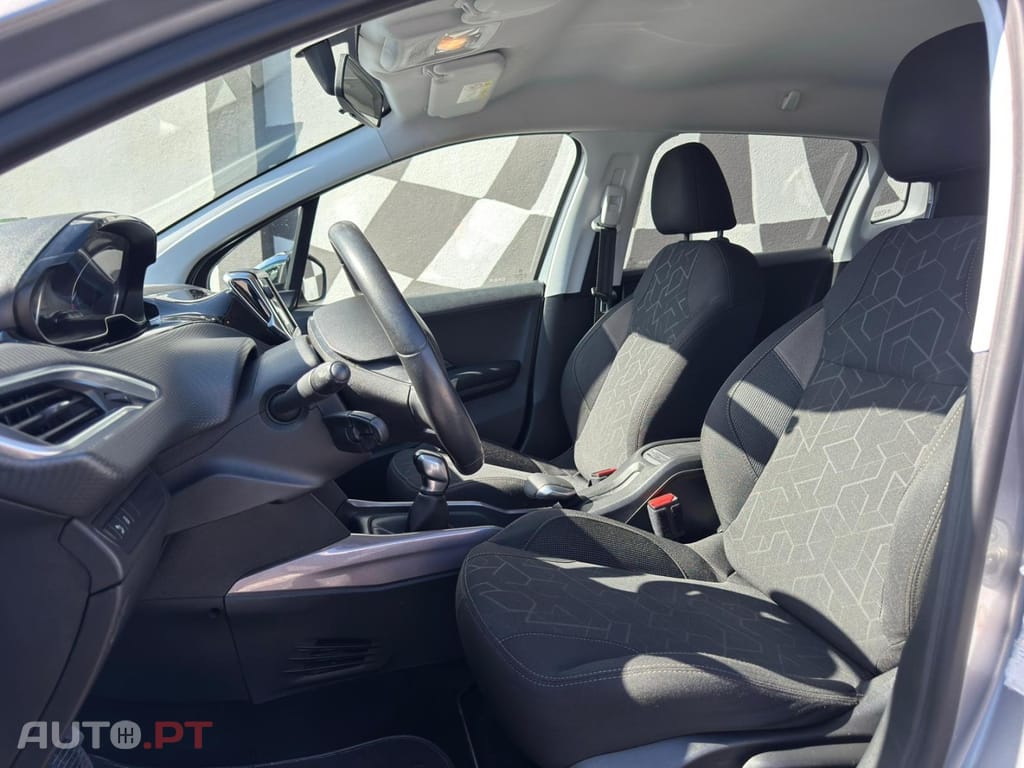 Peugeot 2008 1.2 PureTech Style