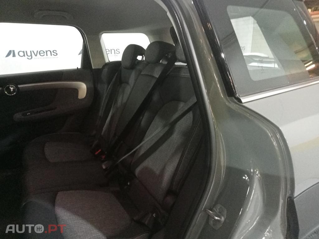 MINI Countryman Cooper SE Premium Essential Auto