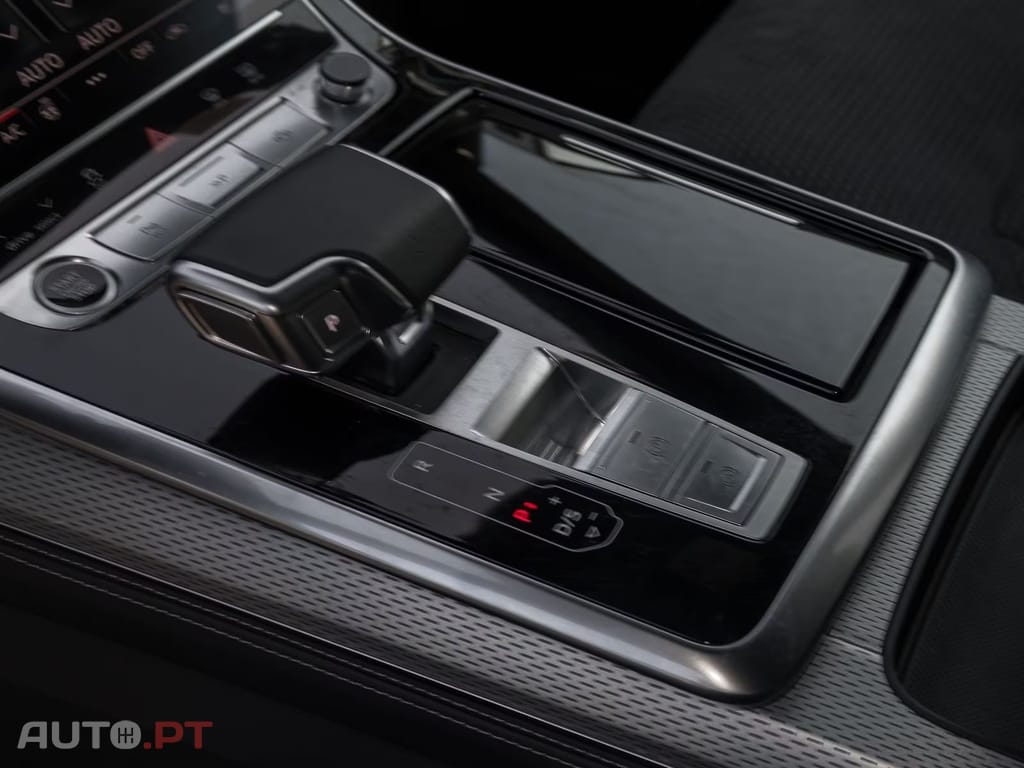 Audi Q8 55 TFSIe Q S LINE 