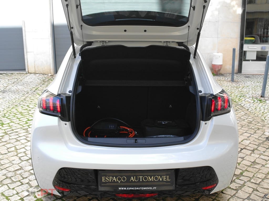 Peugeot E-208 50 kWh Active