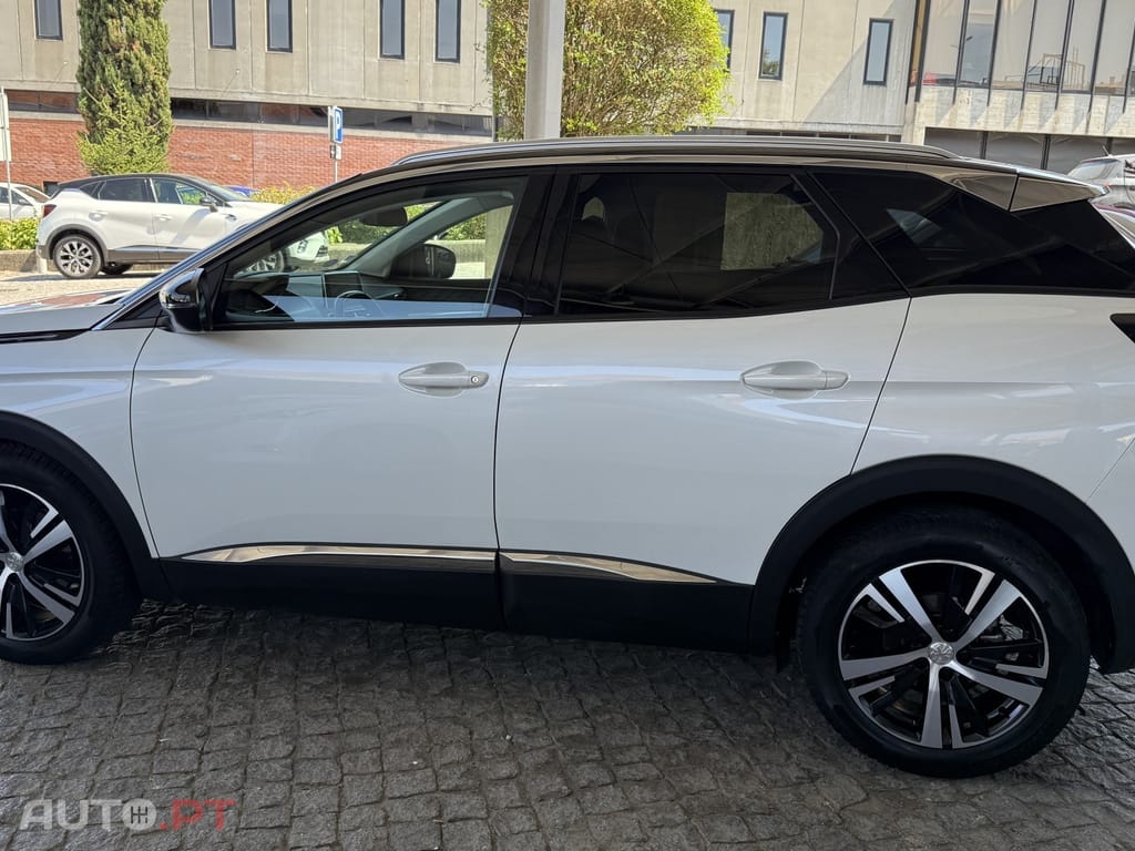Peugeot 3008 1.2 PureTech Allure EAT8