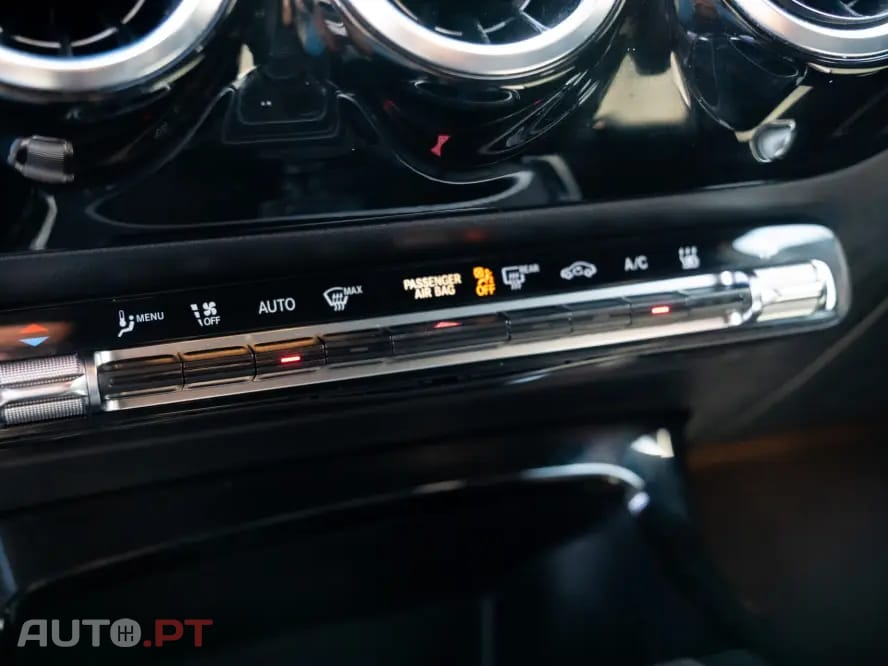 Mercedes-Benz A 250 e 8G-DCT AMG Line