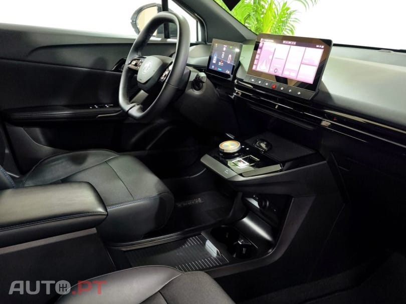 MG MG4 64 kWh Luxury