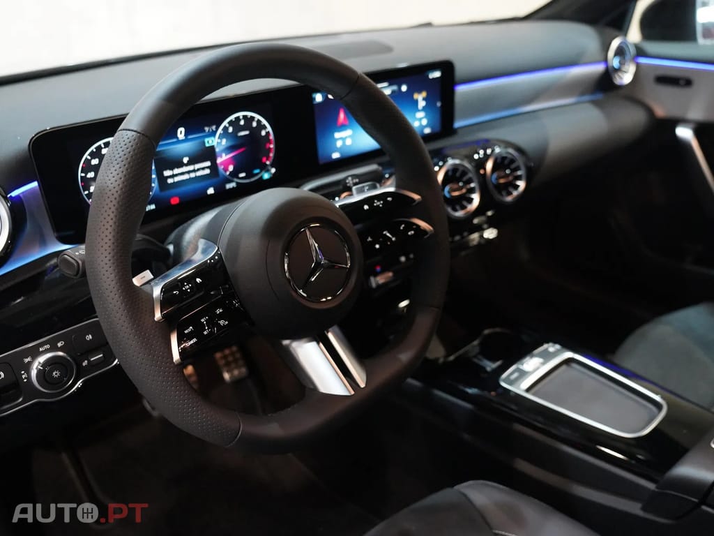 Mercedes-Benz A 250 e AMG Line