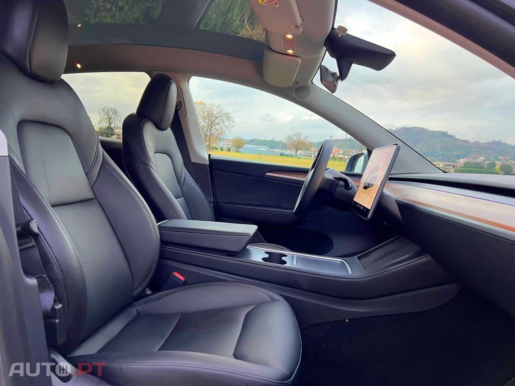 Tesla Model Y Performance Dual Motor AWD