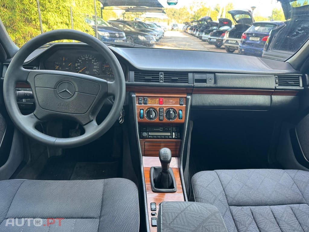 Mercedes-Benz E 250 TD