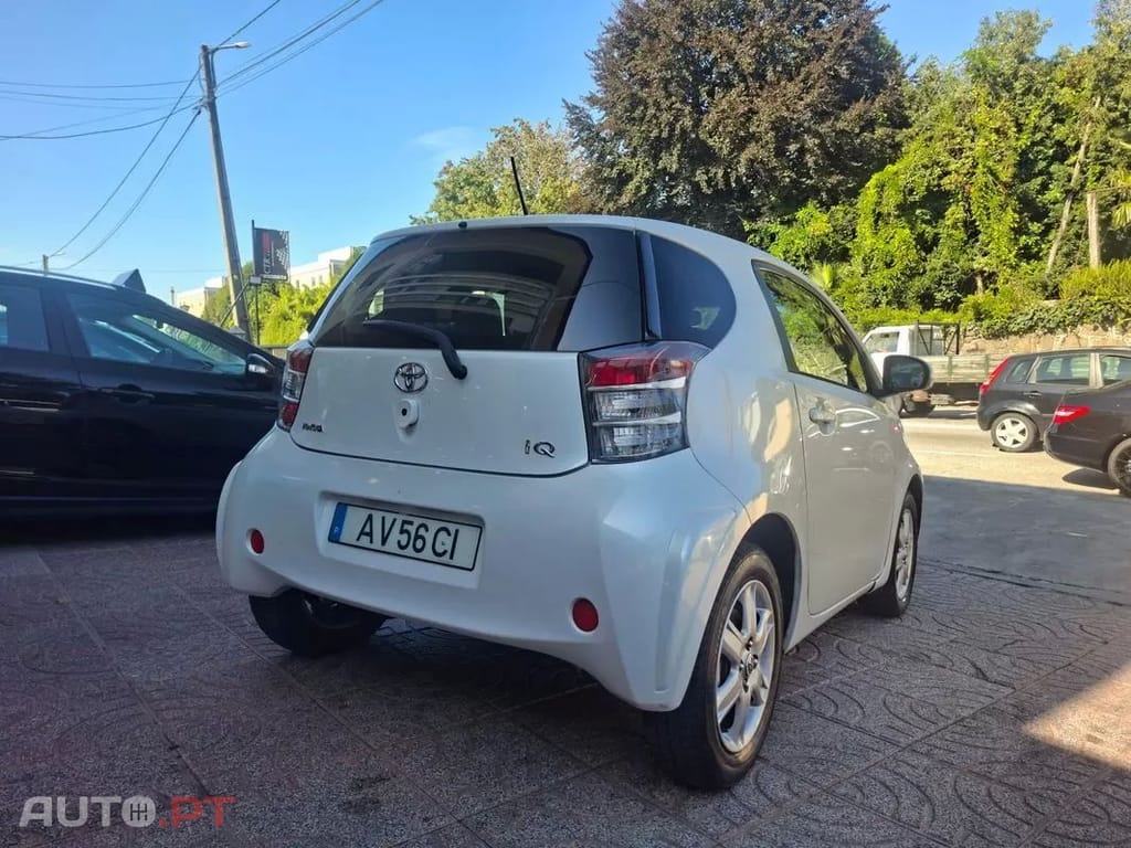 Toyota iQ 1.0 VVT-i 2 MultiDrive