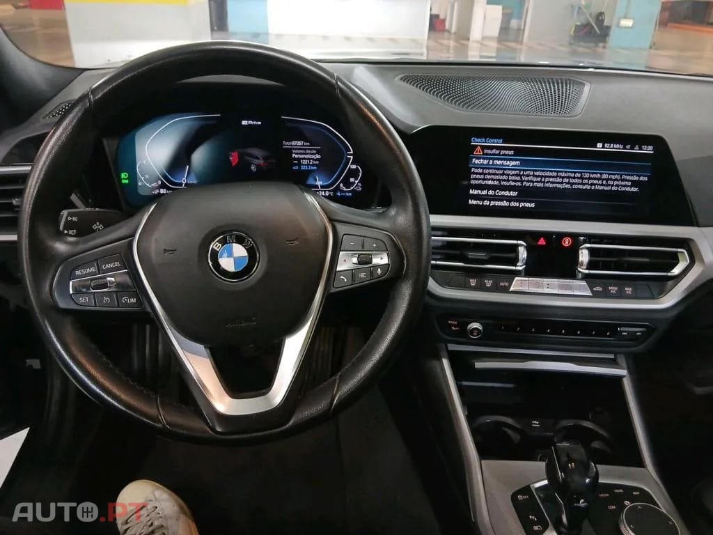 BMW 320 e Touring Corporate Edition Auto