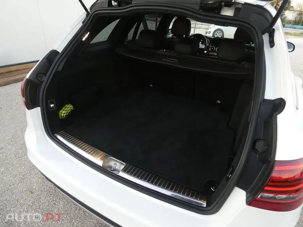 Mercedes-Benz C 220 d AMG Line