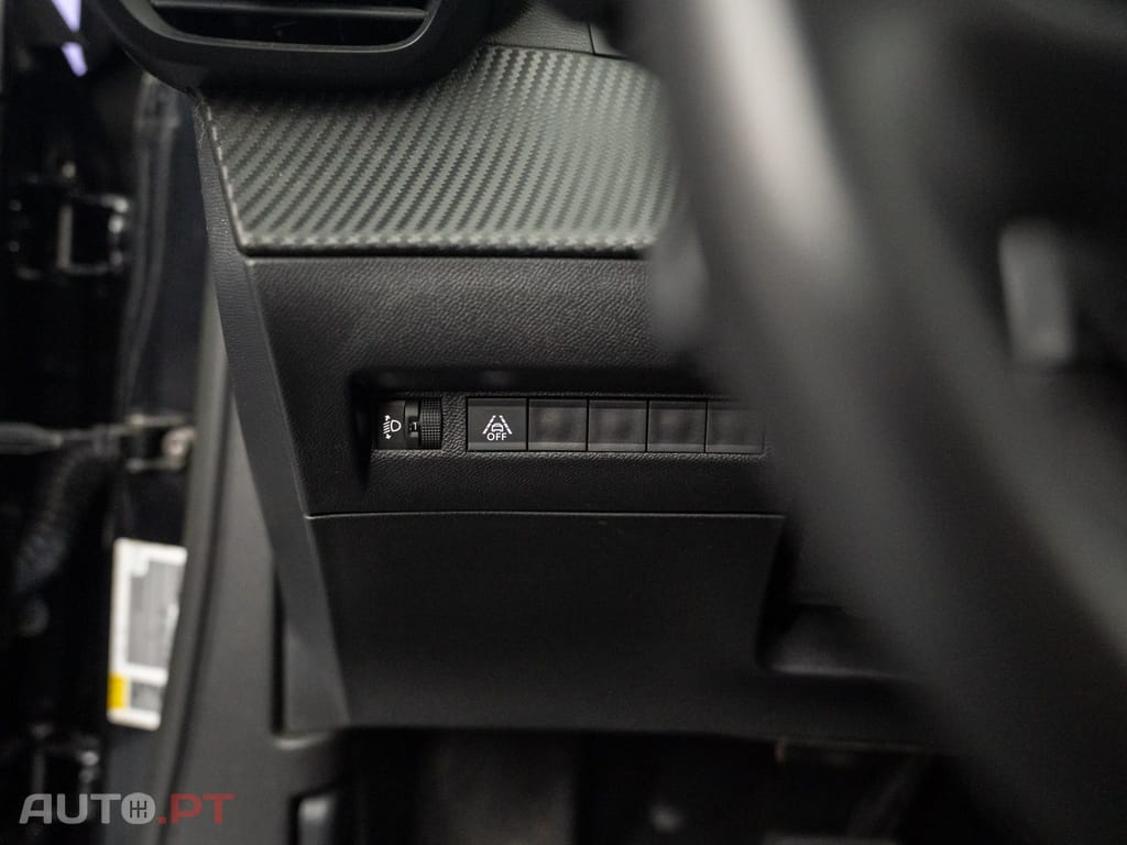 Peugeot E-2008 50 kWh Active Pack