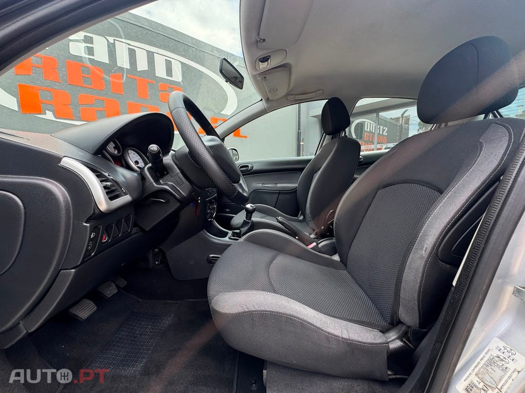 Peugeot 206 1.1 Trendy — fotografia 6