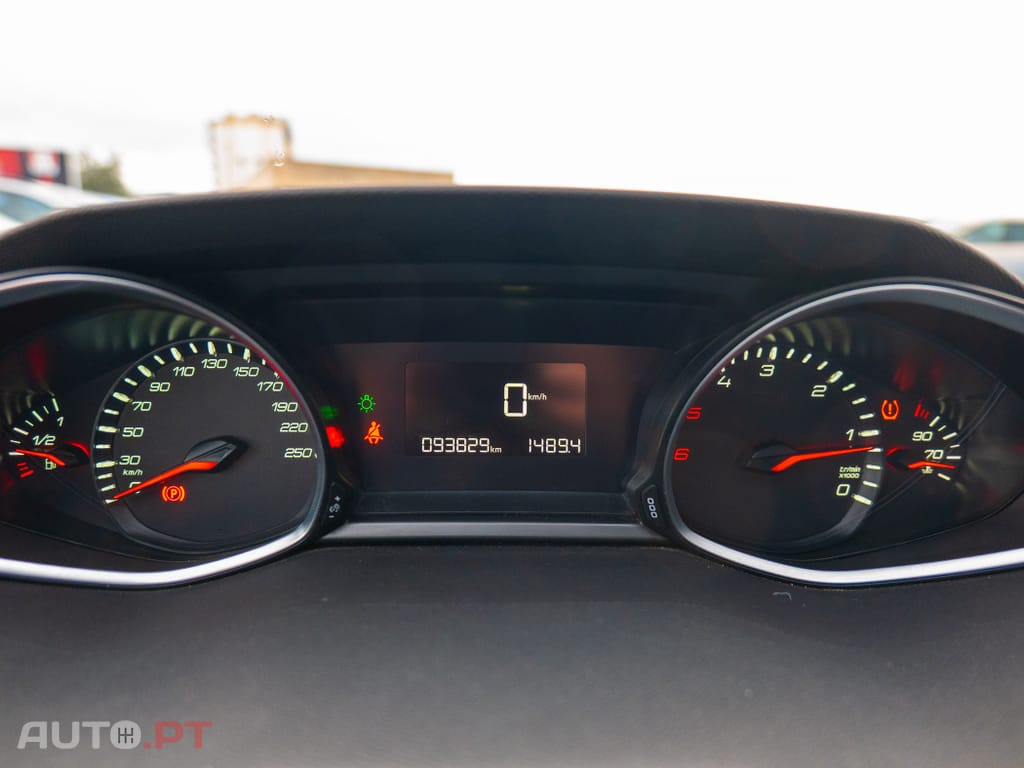 Peugeot 308 1.5 BlueHDi Business Line