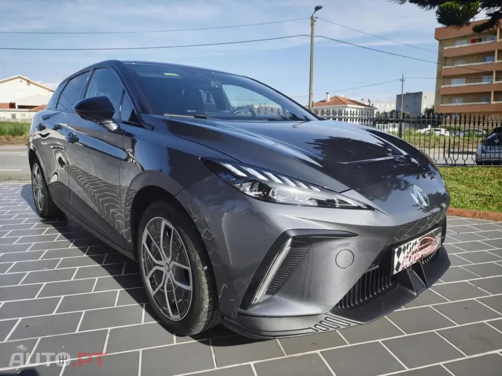 MG MG4 64 kWh Luxury