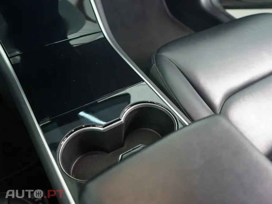 Tesla Model 3 Standard Range Plus RWD