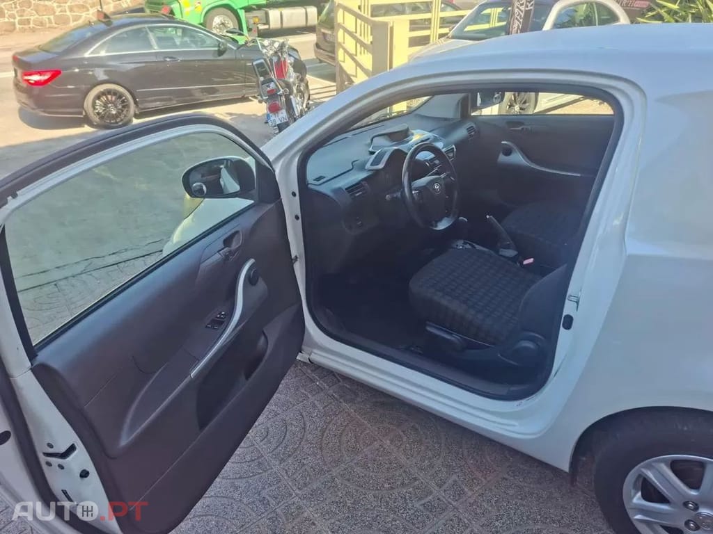 Toyota iQ 1.0 VVT-i 2 MultiDrive