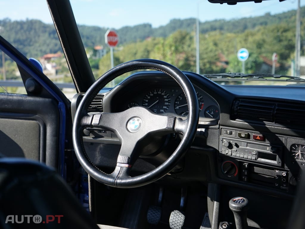 BMW 320 iS