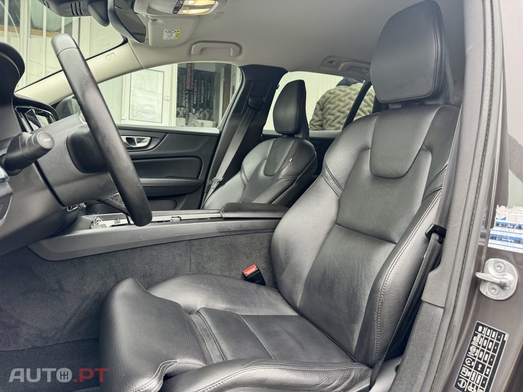 Volvo V60 2.0 B4 Plus Bright Auto