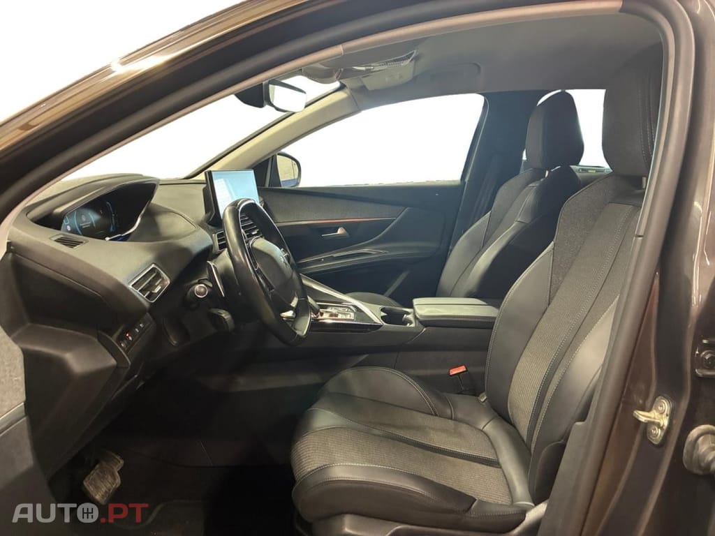 Peugeot 3008 1.6 Hybrid Allure Pack e-EAT8