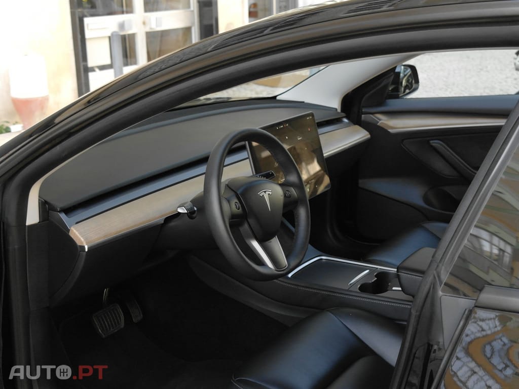 Tesla Model 3 Long Range Tração Traseira