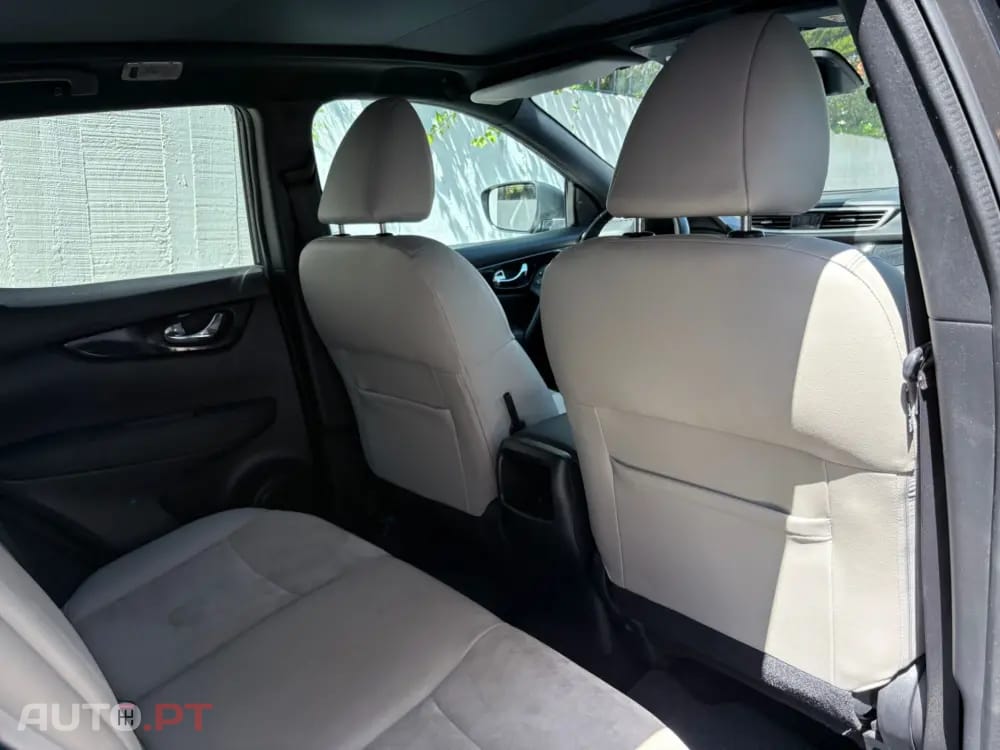 Nissan Qashqai 1.5 dCi Tekna Premium 17 Alcantara