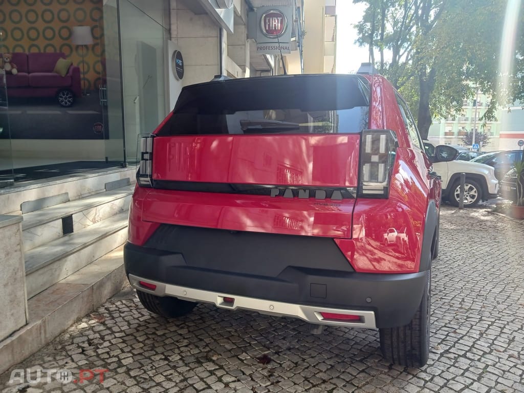 Fiat Grande Panda 1.2 Hybrid La Prima eDCT