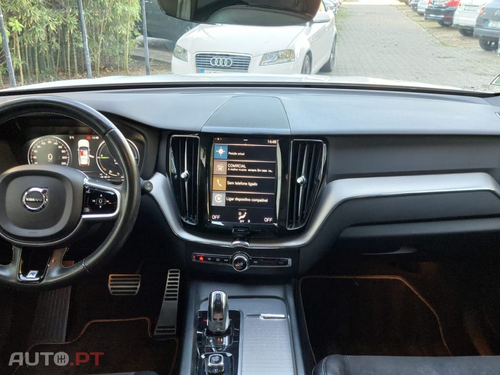 Volvo XC60 2.0 T8 PHEV R-Design AWD