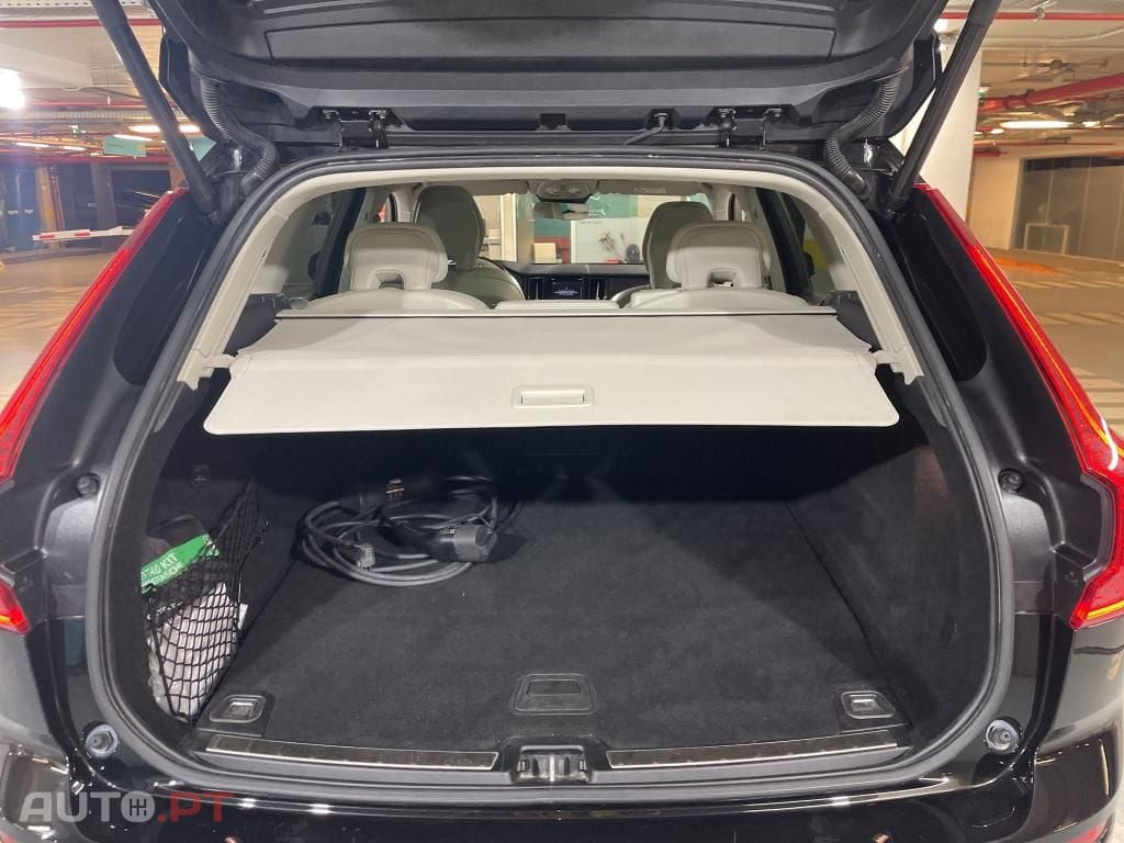 Volvo XC60 2.0 T6 PHEV Plus Dark AWD