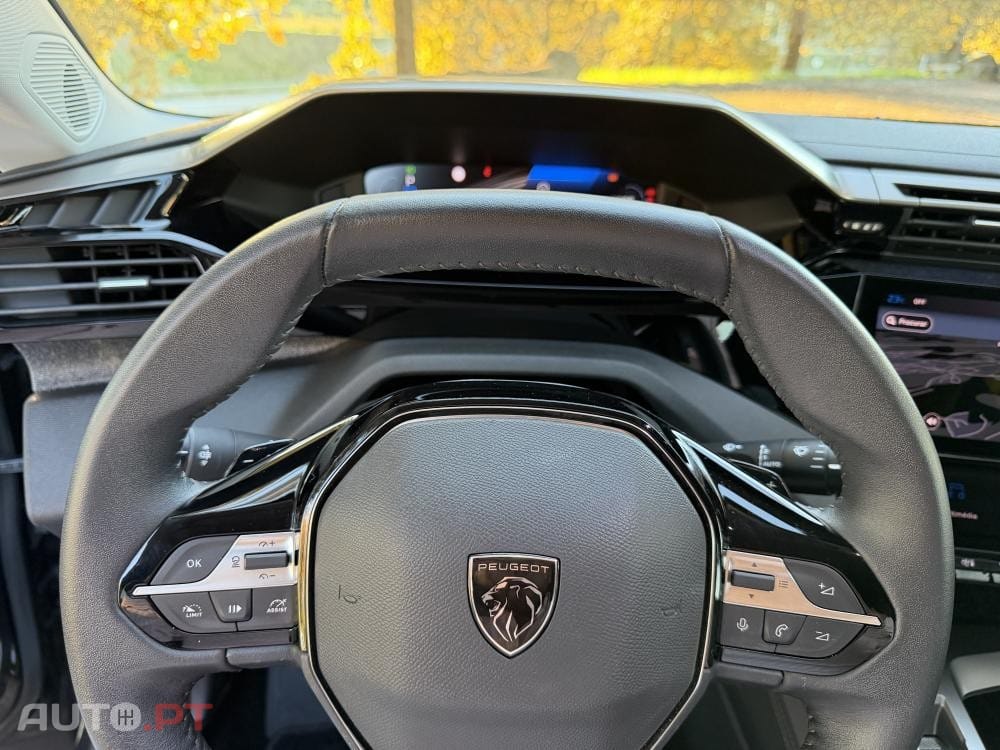 Peugeot 408 1.6 Hybrid Allure Pack e-EAT8