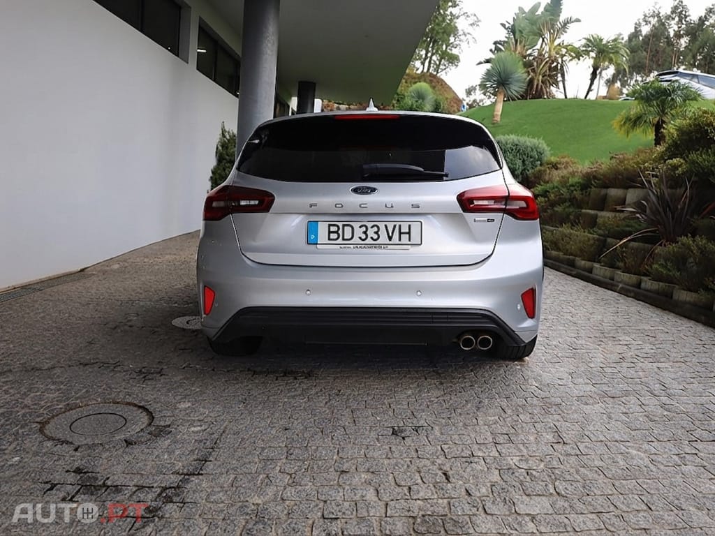 Ford Focus 1.0 EcoBoost MHEV ST-Line Aut — fotografia 11