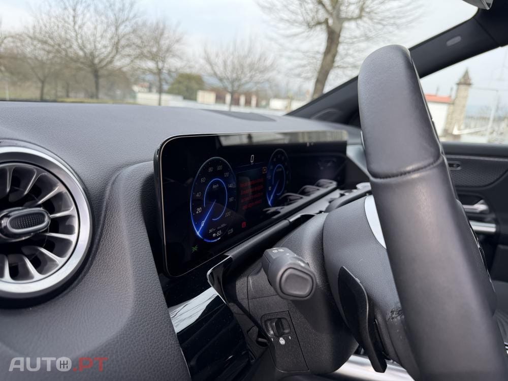 Mercedes-Benz EQA 300 4Matic Edition 1