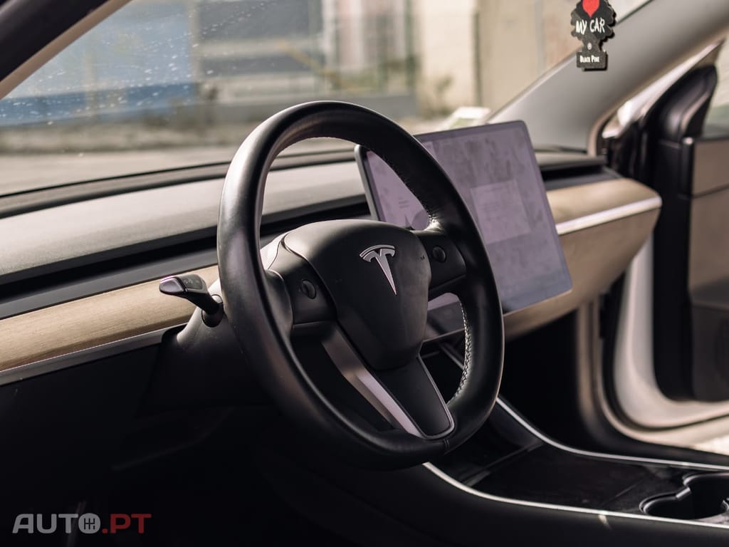 Tesla Model 3 Standard Range Plus RWD