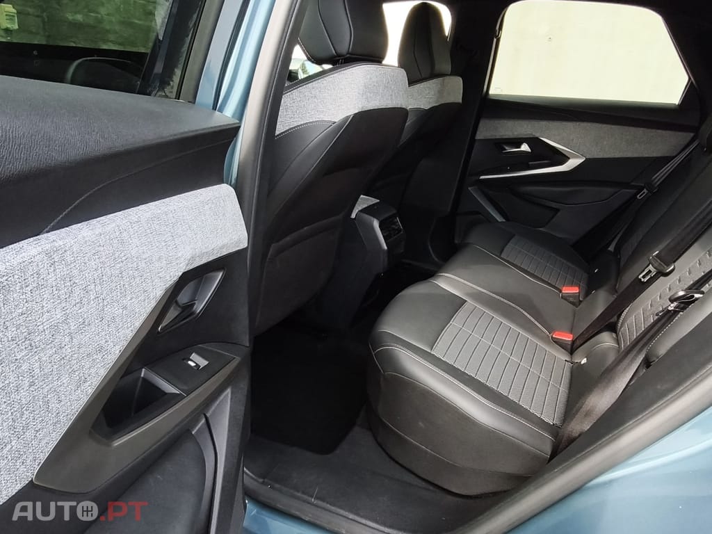 Peugeot 3008 1.2 Hybrid Allure e-DCS6