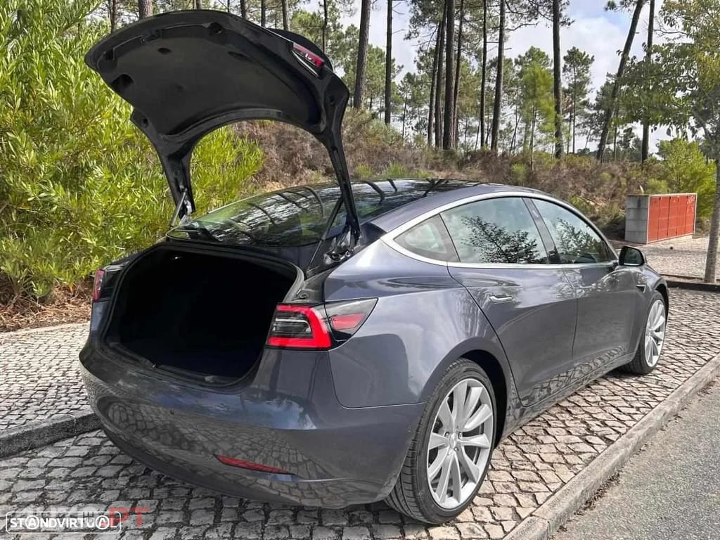 Tesla Model 3 Standard Range Plus RWD