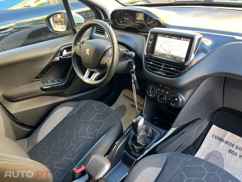 Peugeot 2008 1.5 BlueHDi Signature