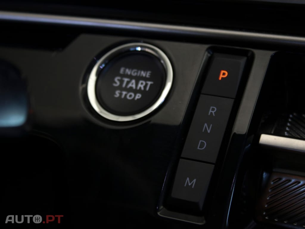 Peugeot 3008 1.2 Hybrid Allure e-DCS6
