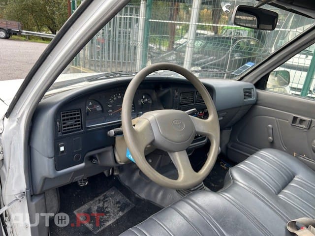Toyota Hilux 2.4D 3 Lugares