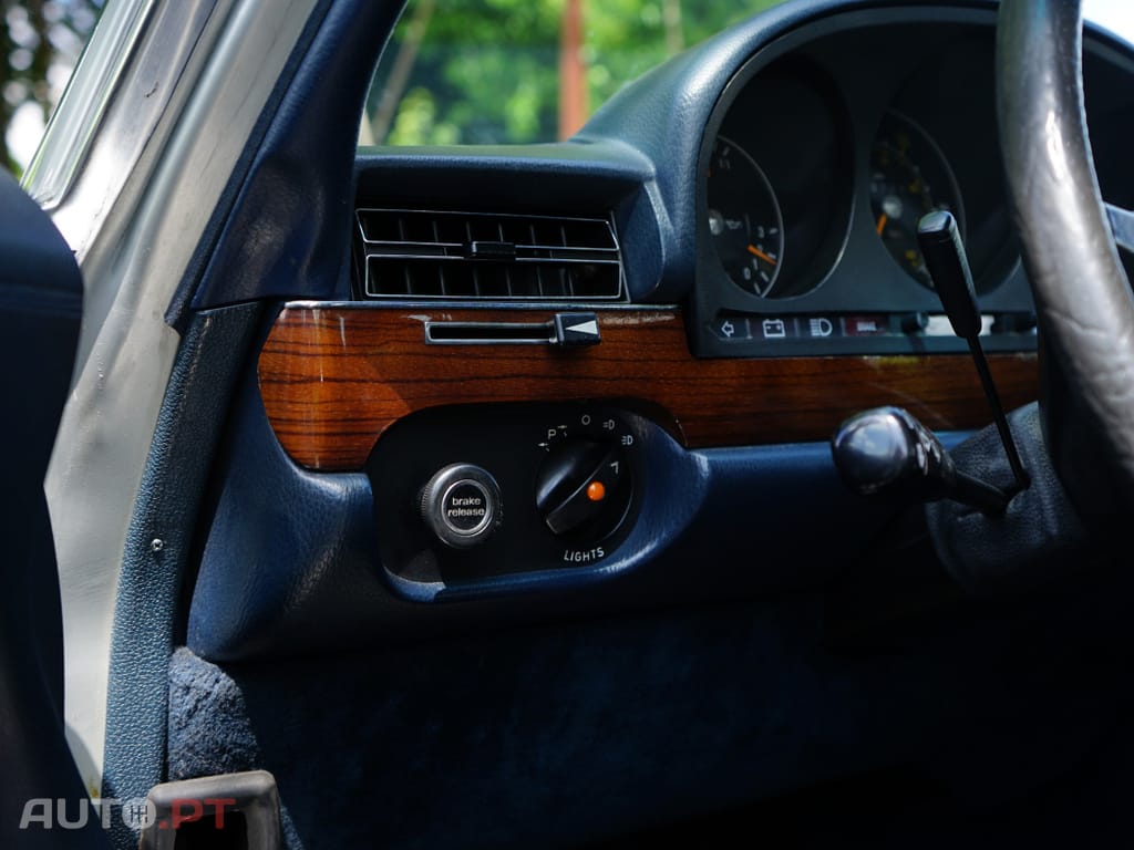 Mercedes-Benz 300 SD